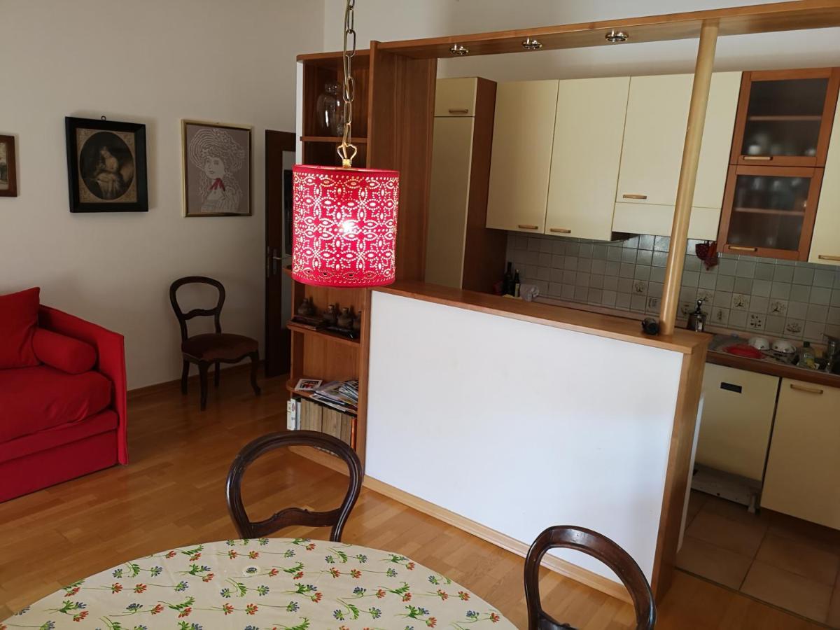 Spazioso E Accogliente Nel Centro Di 메라노 외부 사진